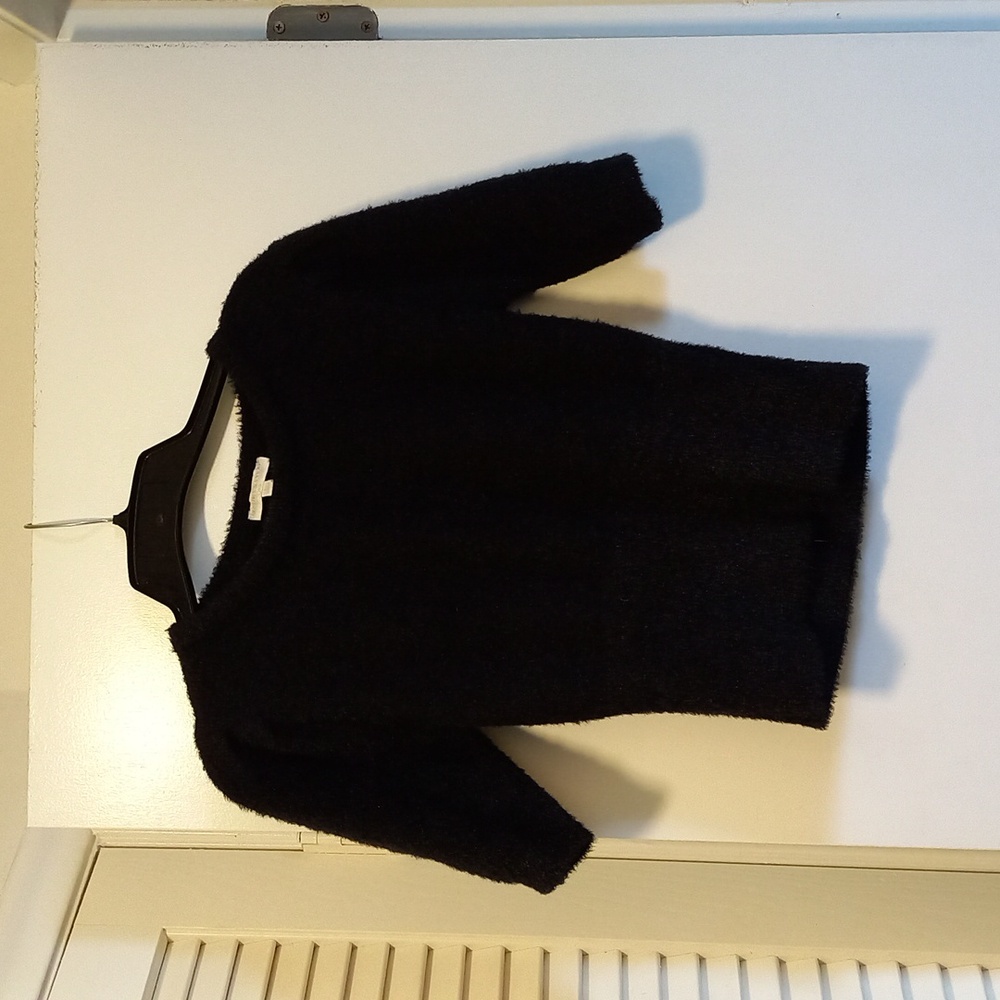 Girls 14 black short sleeve sweater